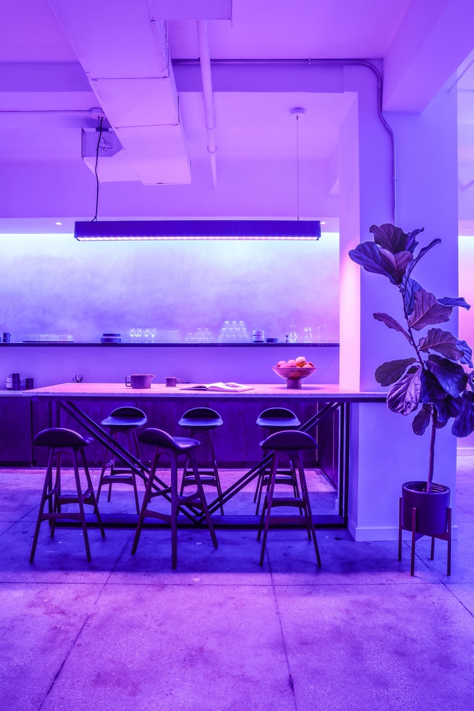 BMccoyis's tweet photo. What if the touch of a button could change your entire mood? @Ketralighting can actually do that! Be happier, calmer, or more awake with the push of a stylish button.
.
.
.
#ketralighting #customizedlighting https://t.co/mGFYjwkIG1