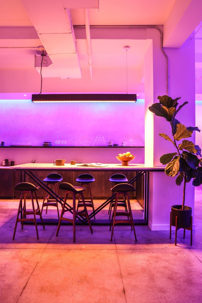 BMccoyis's tweet photo. What if the touch of a button could change your entire mood? @Ketralighting can actually do that! Be happier, calmer, or more awake with the push of a stylish button.
.
.
.
#ketralighting #customizedlighting https://t.co/mGFYjwkIG1