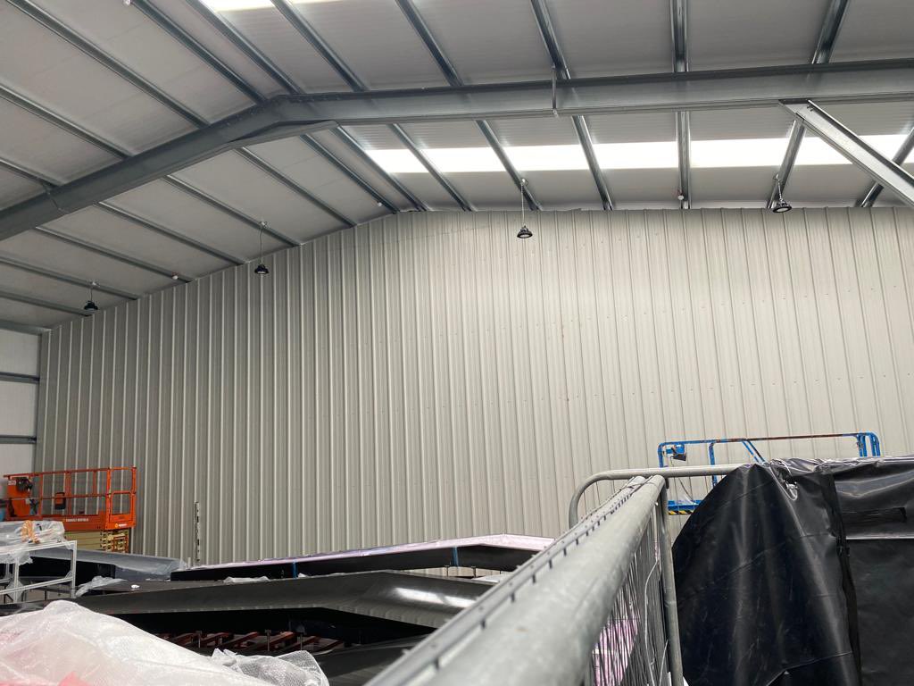 FirstFixGroup's tweet photo. #southcoast
#partition in a building we built a year ago .
Day 2 & ow all #sheeted and ready for #flashings then #home https://t.co/BMUUEfg529