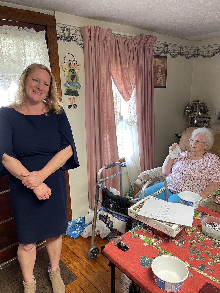 KimberlyLoweVA's tweet photo. Out and about in our communities! #FortChiswell #Wytheville #MaxMeadows https://t.co/ChiWUo80EA
