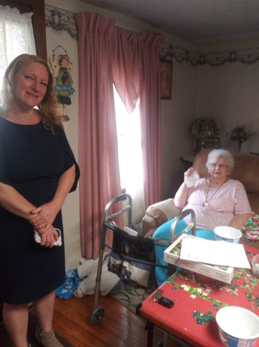 KimberlyLoweVA's tweet photo. Out and about in our communities! #FortChiswell #Wytheville #MaxMeadows https://t.co/ChiWUo80EA