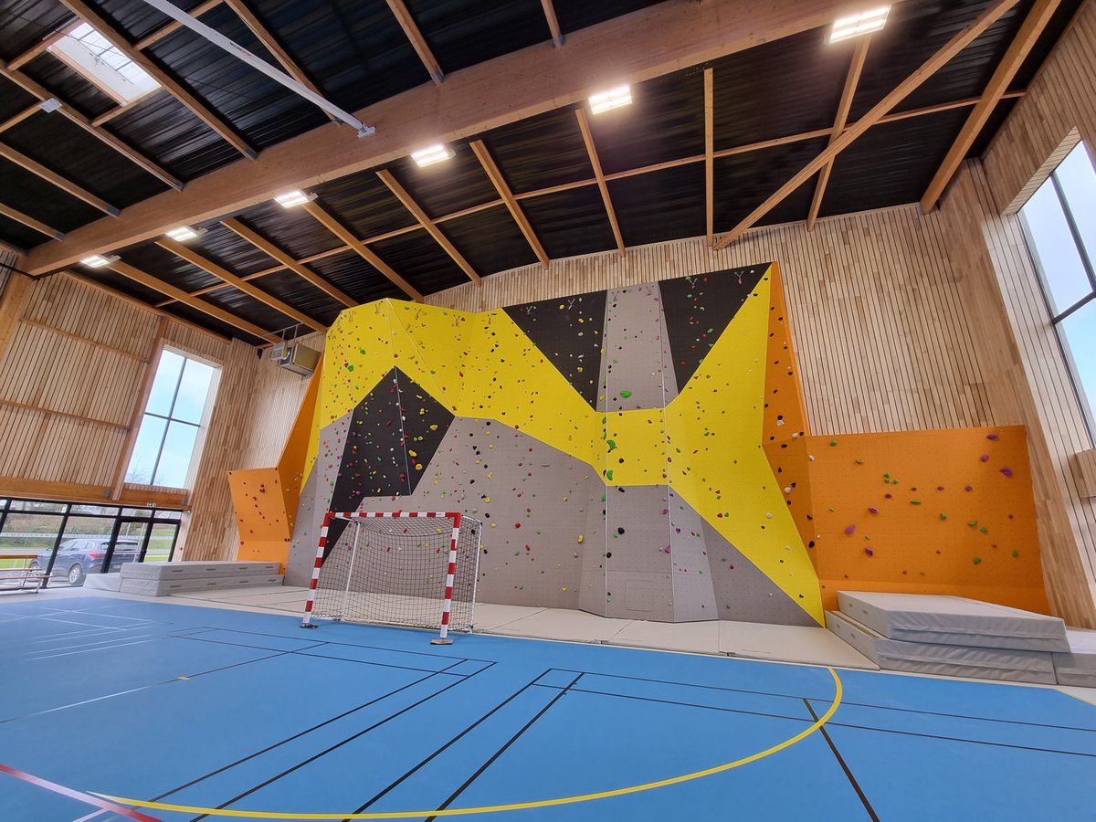 Pyramide Climbing tweet media