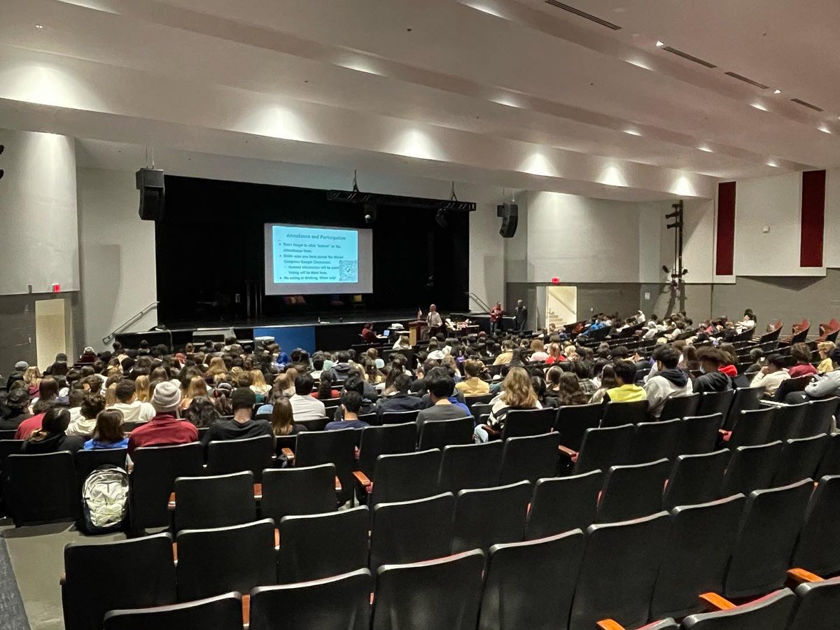 OaktonHS's tweet photo. Model Congress 2022! #WEAREOAKTON https://t.co/dT17z4vAmN