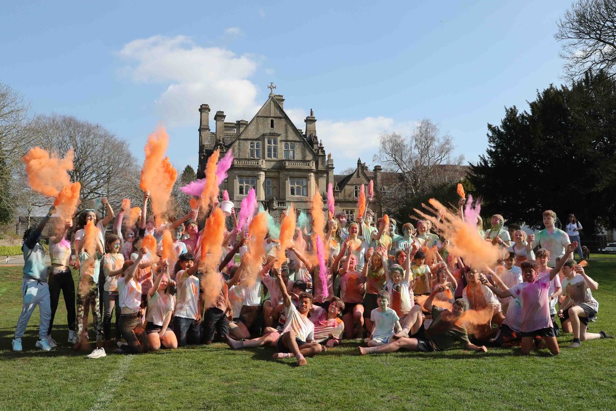 DWiltsPhoto's tweet photo. A fantastic spring day for @WSBoarding Colour Run. All photos now on Flickr. @Warminster1707 #CameraSurvived https://t.co/U9R5xoCm99