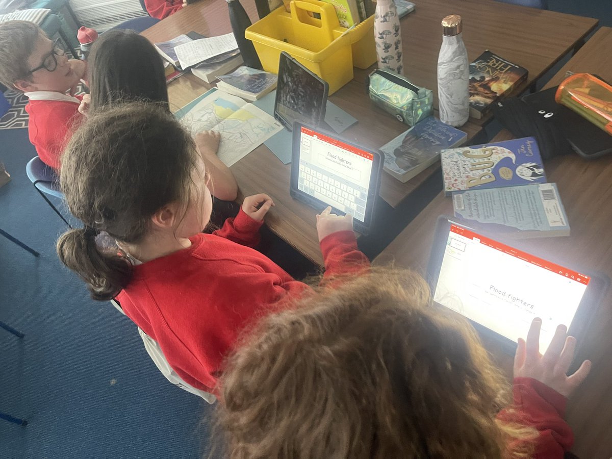 BowhouseP2's tweet photo. Our STEM project is going so well! Collaboration on PowerPoint on different iPads! Very impressive! Our Flood Protection Presentations will be fab! @FMorrisonSTEM https://t.co/LuANb4bUYk