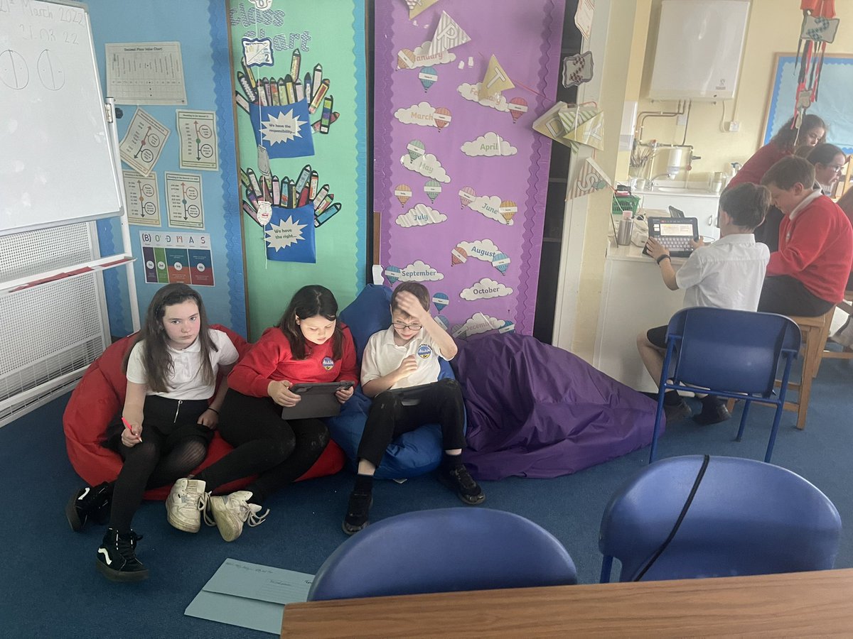 BowhouseP2's tweet photo. Our STEM project is going so well! Collaboration on PowerPoint on different iPads! Very impressive! Our Flood Protection Presentations will be fab! @FMorrisonSTEM https://t.co/LuANb4bUYk