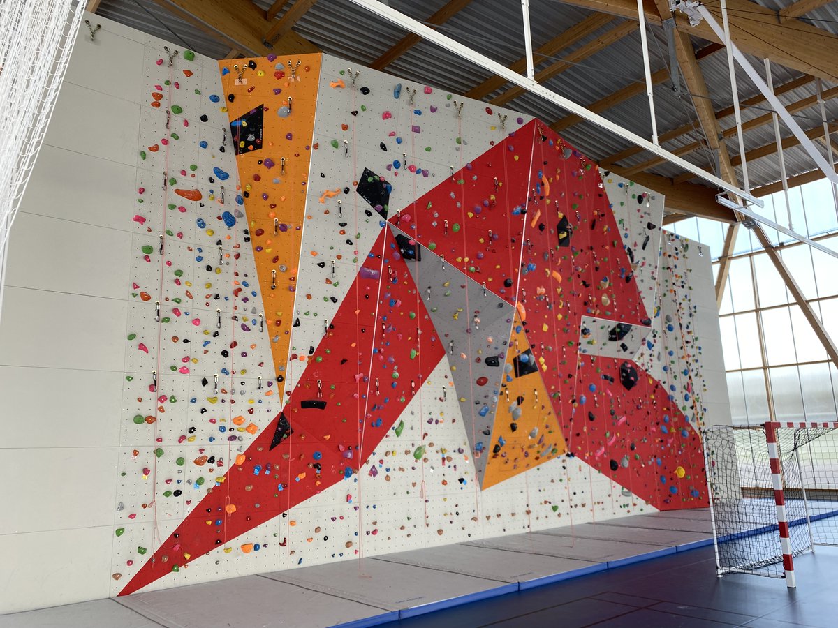 Pyramide Climbing tweet media