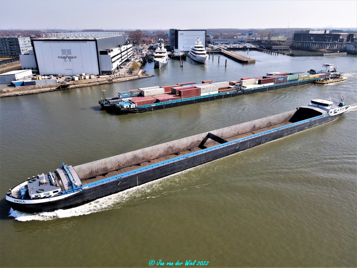 Dutchyachting's tweet photo. The 109m/ 357"6" Y720 returned to Oceanco in Alblasserdam to join the 117m/ 383’1” Y719 last Sunday. Which yacht is your favorite, the one on the left or on the right? Photos by Jan van der Wiel.

#Oceanco #Y720 #Y719 #Superyacht #Megayacht #Gigayacht #Albasserdam #JanvanderWiel https://t.co/pIlci2dwl9