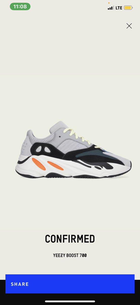 czamra_'s tweet photo. LFG!! @adidas #BOOST700 🖤 https://t.co/ma7IUCdmAw