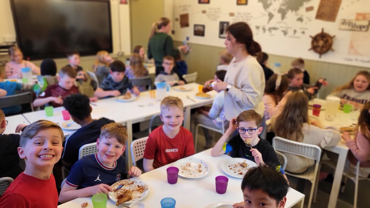 What a busy day. After lunch we went on a treasure hunt and we've just enjoyed tea. #y4residential