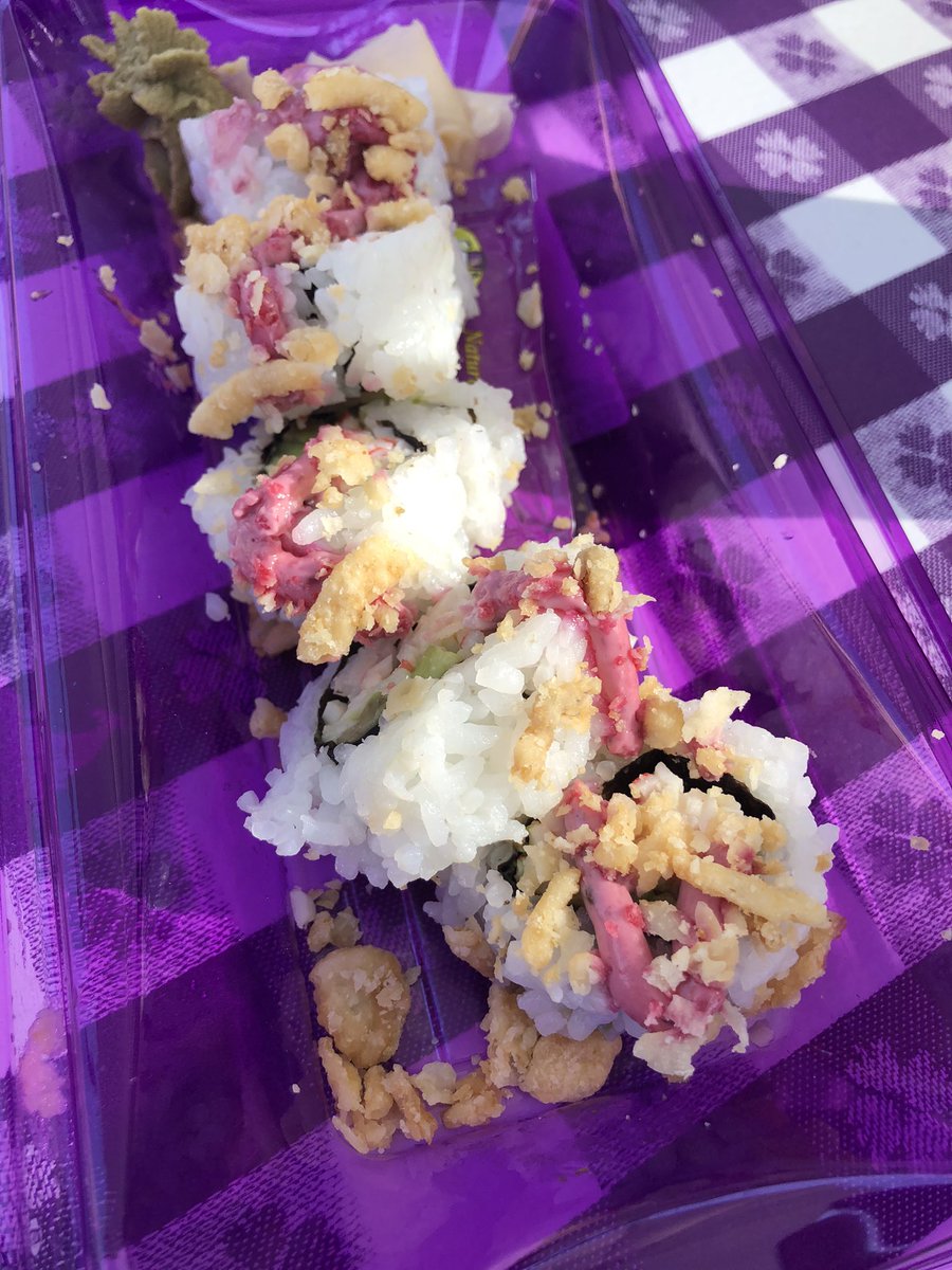 EclecticFable's tweet photo. So I went to Knotts to do the tasting thing. It was great but sadly… the crab roll did not agree with my tummy. Also, there is wasabi already in the roll. Heads up. The Boysenberry Mudslide however… perfection. (So was the boysenberry mouse cake. Yummy!) https://t.co/S3lq9MOA5S