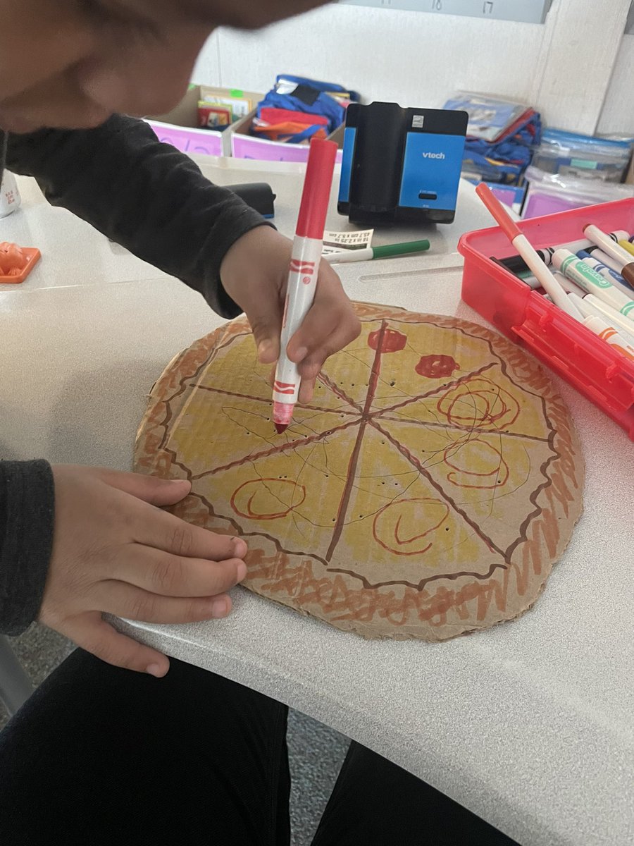 MsMatticks's tweet photo. These circles were originally cut out of a cardboard box to be a sword.. their new life? Pizzas! Working on our communication and collaboration- flexing our imagination. https://t.co/09MtxgWPOJ