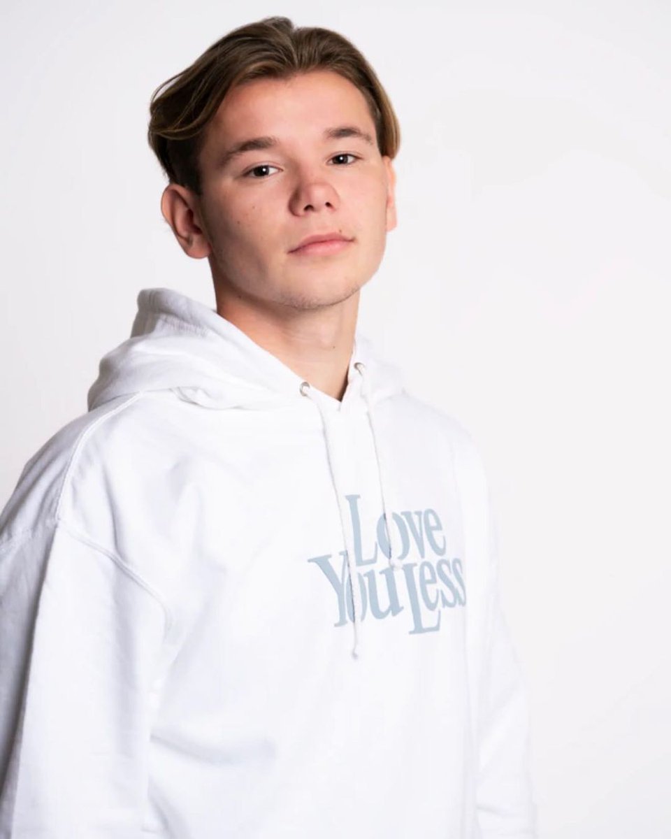 MarcusMartinus_'s tweet photo. It’s a white hoodie kind of Tuesday today💭 #marcusandmartinus #mmstore https://t.co/8fPzfDz4x8