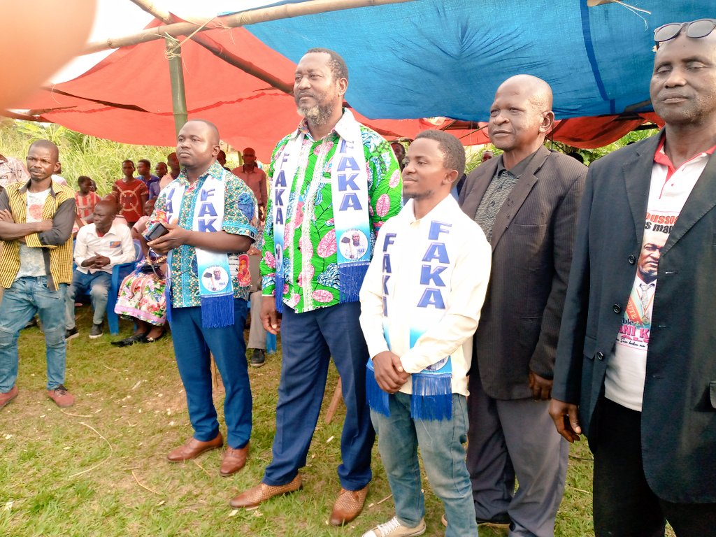 FAKA_FOUNDATION's tweet photo. #FAKA_JIF
Une marée humaine de femmes de la #FAKA a célébré avec l'hon #ASSANI et @GMukulangando  @mbano_stephane et autres autorités en place la clôture de #JIF à BAKPEME @AssembleeN_RDC @FCC_RDC @KabilaOlive https://t.co/rMNDiqpvq0