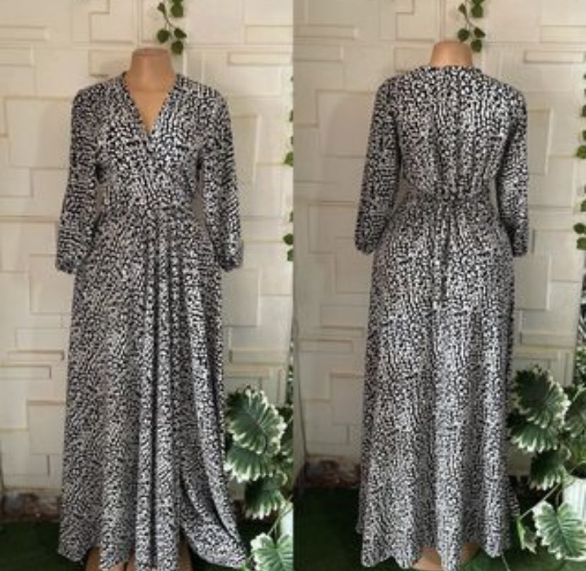 mo__yosore's tweet photo. I have some beautiful ready to wear gowns 

 Price range from 4500-7000 naira .. 

PS: i have more design 

Please help me retweet my buyer might be on your timeline  cc:- @Ibadantwitta_ @connectIBADAN  @iam_slimtoby @royalties_pc @MissMotunrayo2 @IconDave https://t.co/rkqLFxmpqr