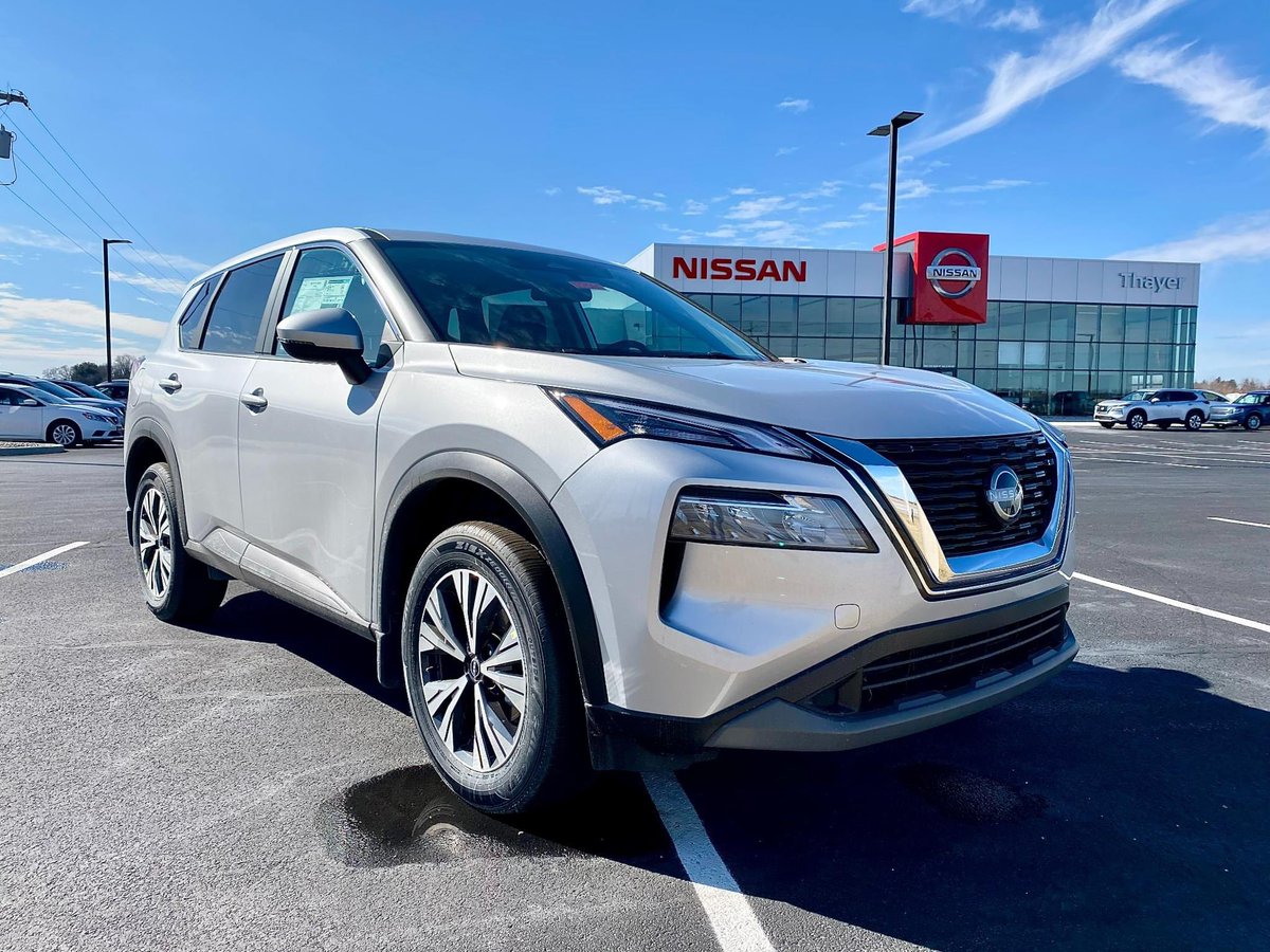 thayernissan's tweet photo. This 2022 Nissan Rogue has a Turbo Engine 1.5L with dynamic performance and eco-efficiency! It's also received best-in-class gas-engine, fuel economy and torque - who doesn't love good fuel economy today! Come drive it at Thayer Nissan in Bowling Green #ThinkThayer #NissanRogue https://t.co/JLfSe480jf