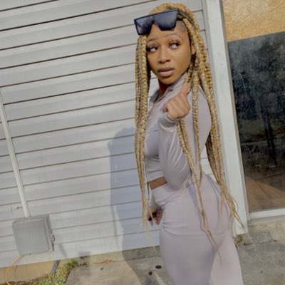 bbyrenii's tweet photo. #NewProfilePic https://t.co/hkJPC581HO