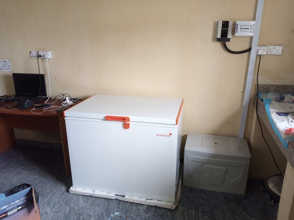 Jedidiah_07's tweet photo. Day 1&2 of 230ltr solar freezer installation. The solution is up and 💯 running. The solution encompasses a 230ltr solar freezer, 2 units of 385W solar panel, 1 unit of 12v/200Ah quanta battery, 30Amp charge controller, and protective devices.
#BluecamelEnergy https://t.co/AEiQ9y7yw0