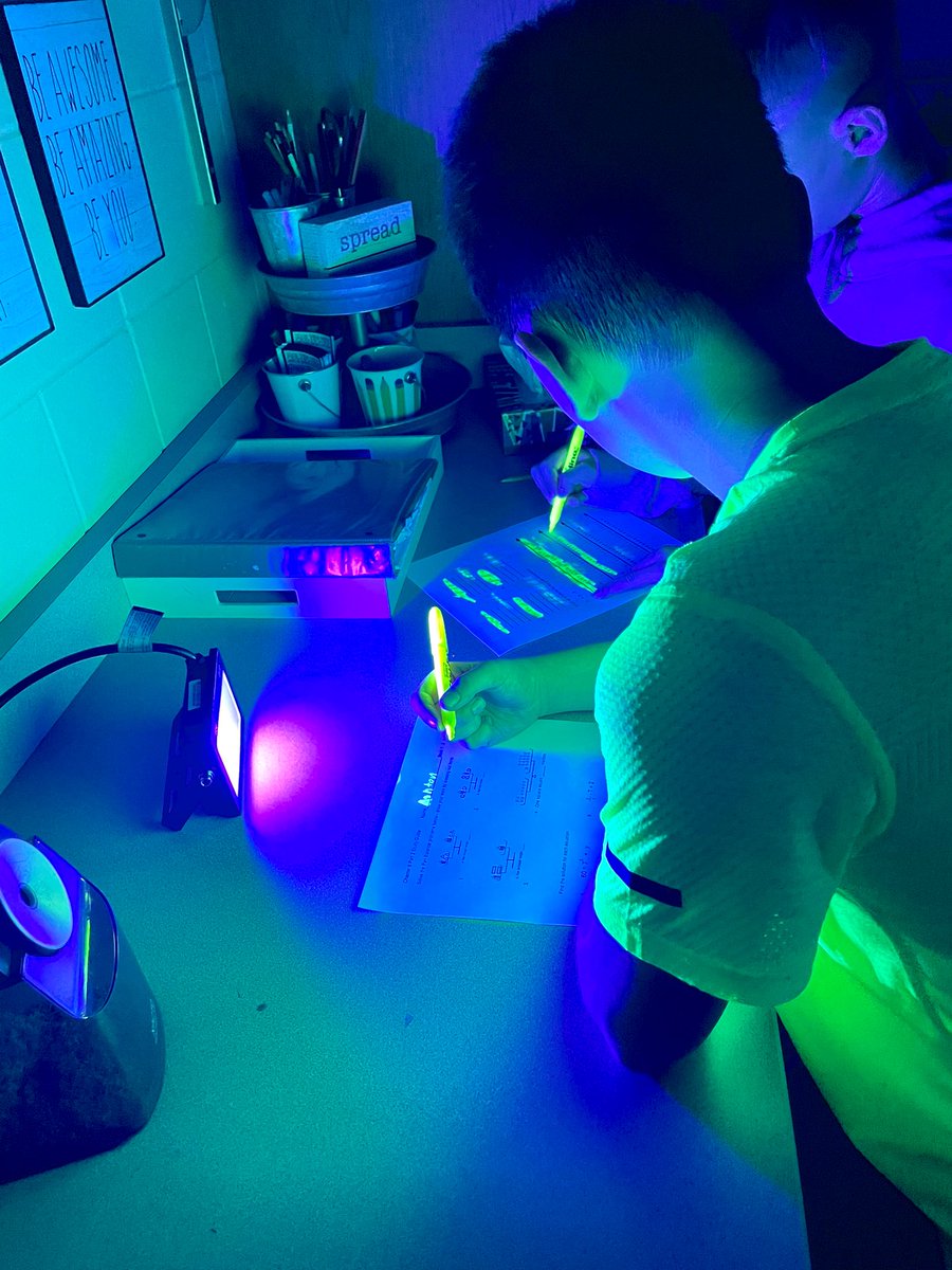 principal_boyer's tweet image. #glowmath! #mathengagenent #mrspudlicks6thgrd