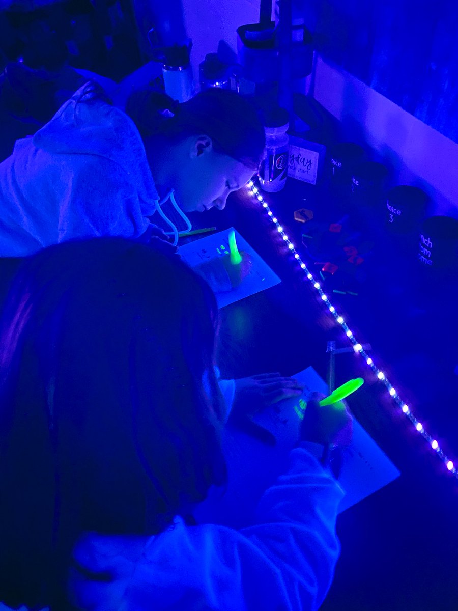 principal_boyer's tweet image. #glowmath! #mathengagenent #mrspudlicks6thgrd