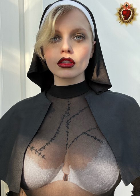 I&rsquo;m looking to create some kinky Catholic content before I hang up my stockings. If any UK based SWs