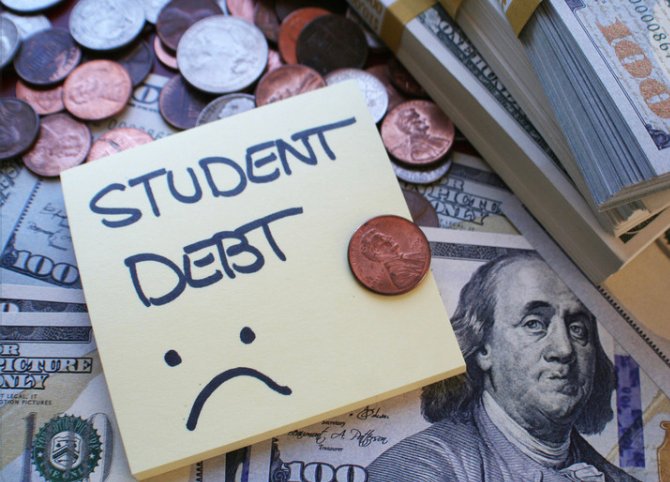 VoiceOfIslamUK's tweet photo. The new change to university loans may decrease the amount of students able to study, thereby increasing people who are reliant on benefits.

-Amaar Zafar, Prospective university student @amaarmzafar 

Listen back: https://t.co/xAxsaiIsl4 https://t.co/F2ZWrGHsWZ