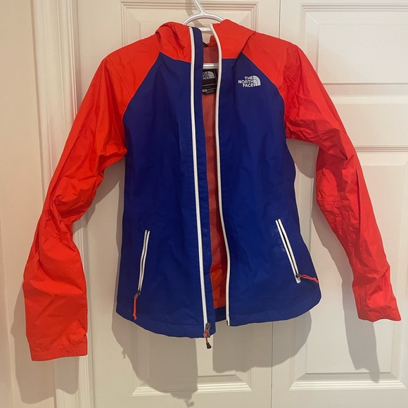 PinkProzacPray's tweet photo. So good I had to share! Check out all the items I'm loving on @Poshmarkapp #poshmark #fashion #style #shopmycloset #hellyhansen #lululemonathletica #thenorthface: https://t.co/n11a2amAQP https://t.co/kT6zXFSR3e