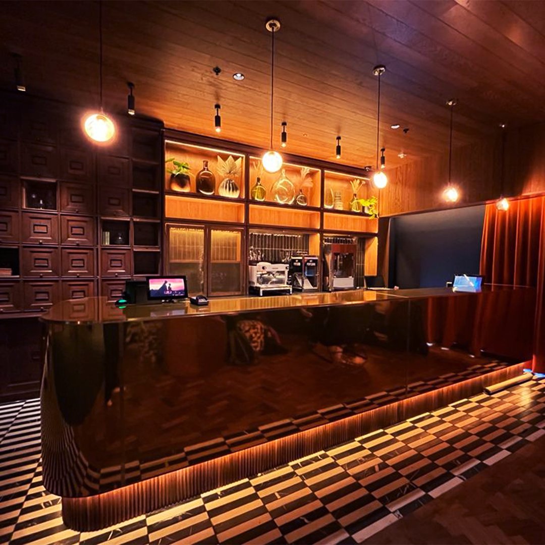 Everymancinema's tweet photo. Sneak peek inside our brand new Everyman opening Saturday 2nd April in Edinburgh at St James Quarter 👀 

Showtimes are live, you can now book your sofa for the opening weekend! https://t.co/akx8QzuLpQ https://t.co/KU9JcNhAdJ