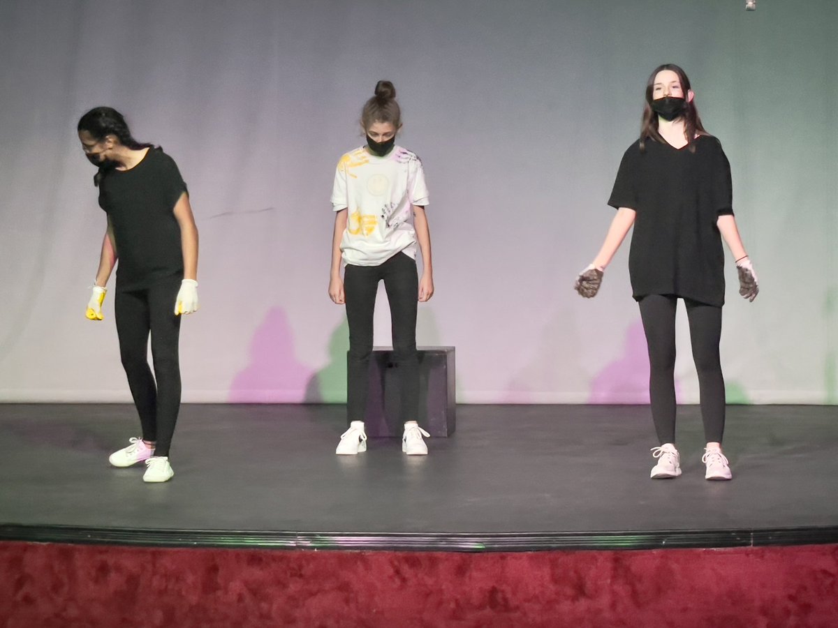 DBS_AstHead's tweet photo. What an awesome Expressive Arts Showcase tonight @DubaiBritishEH. Such talent on show from our actors, dancers and musicians!! @Taaleem #beginsatdbseh #proudlytaaleem https://t.co/0m9O8ATBuv