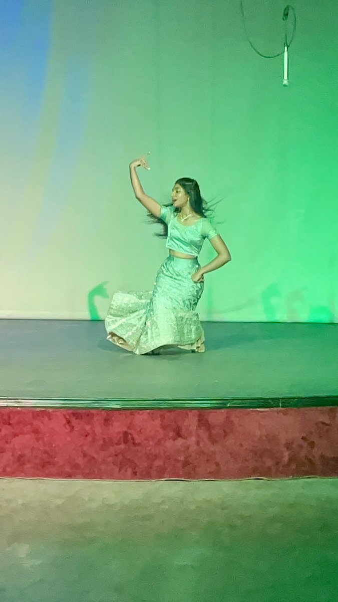 DBS_AstHead's tweet photo. What an awesome Expressive Arts Showcase tonight @DubaiBritishEH. Such talent on show from our actors, dancers and musicians!! @Taaleem #beginsatdbseh #proudlytaaleem https://t.co/0m9O8ATBuv