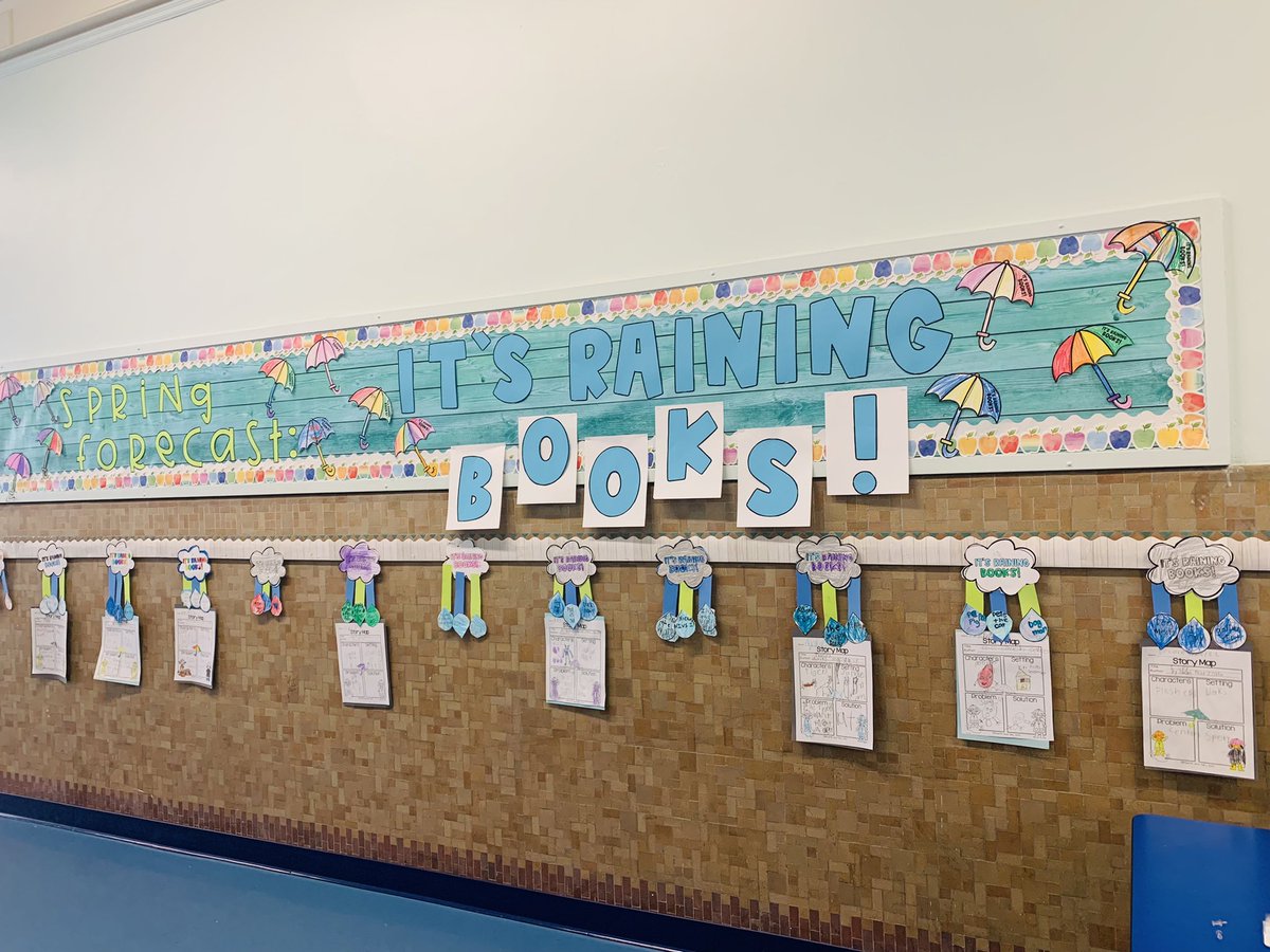 irscordo's tweet photo. Spring has Sprung in Room 201 💛💚🌻 #ItsRainingBooks☔️ https://t.co/fZuIWyuLDK