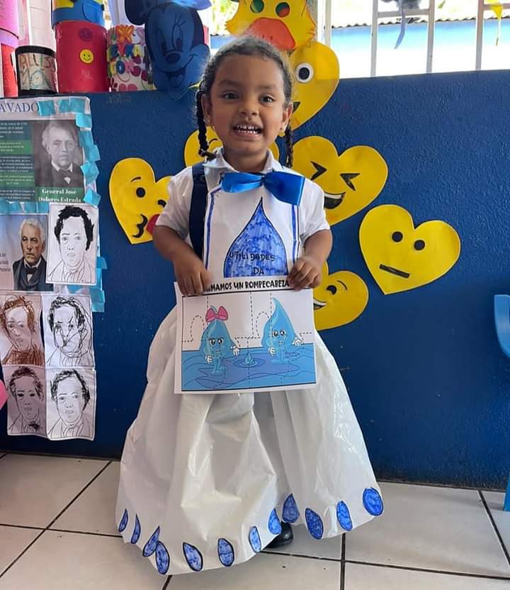 minedchinandega's tweet photo. #Ahora|Niños y niñas, Celebran el día Internacional del Agua💧
Y el cuido a la Madre Tierra 🌎
#Nicaragua https://t.co/eVxThpANTB