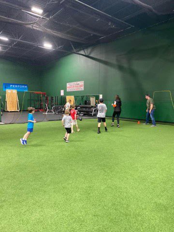 TaddGibby24's tweet photo. Another successful ESP Birthday  party w/lots of future ESP-ers!! Great 2 have @sseider &amp; family in the house! Lots of Fun agility games, soccer, football, hitting cages, relays, etc. Easton (great baseball name🔥) &amp; his friends had an awesome time!! #HeIs6 #ESPTrained @Athletico https://t.co/mk8jHUtroQ