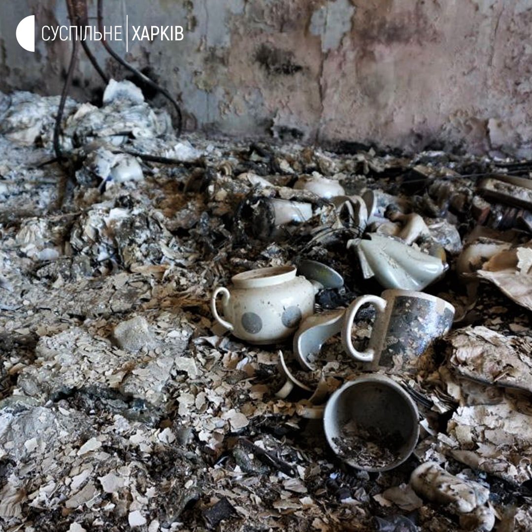 maria_avdv's tweet photo. Burned out apartment of Borys Romanchenko, a 96-year-old Holocaust survivor, killed by a Russian strike on Kharkiv. The apartment and the entire floor burned out. Romanchenko survived the camps at Buchenwald, Peenemünde, Dora and Bergen-Belsen but not Russian war in Ukraine. https://t.co/WYqUwYtekl