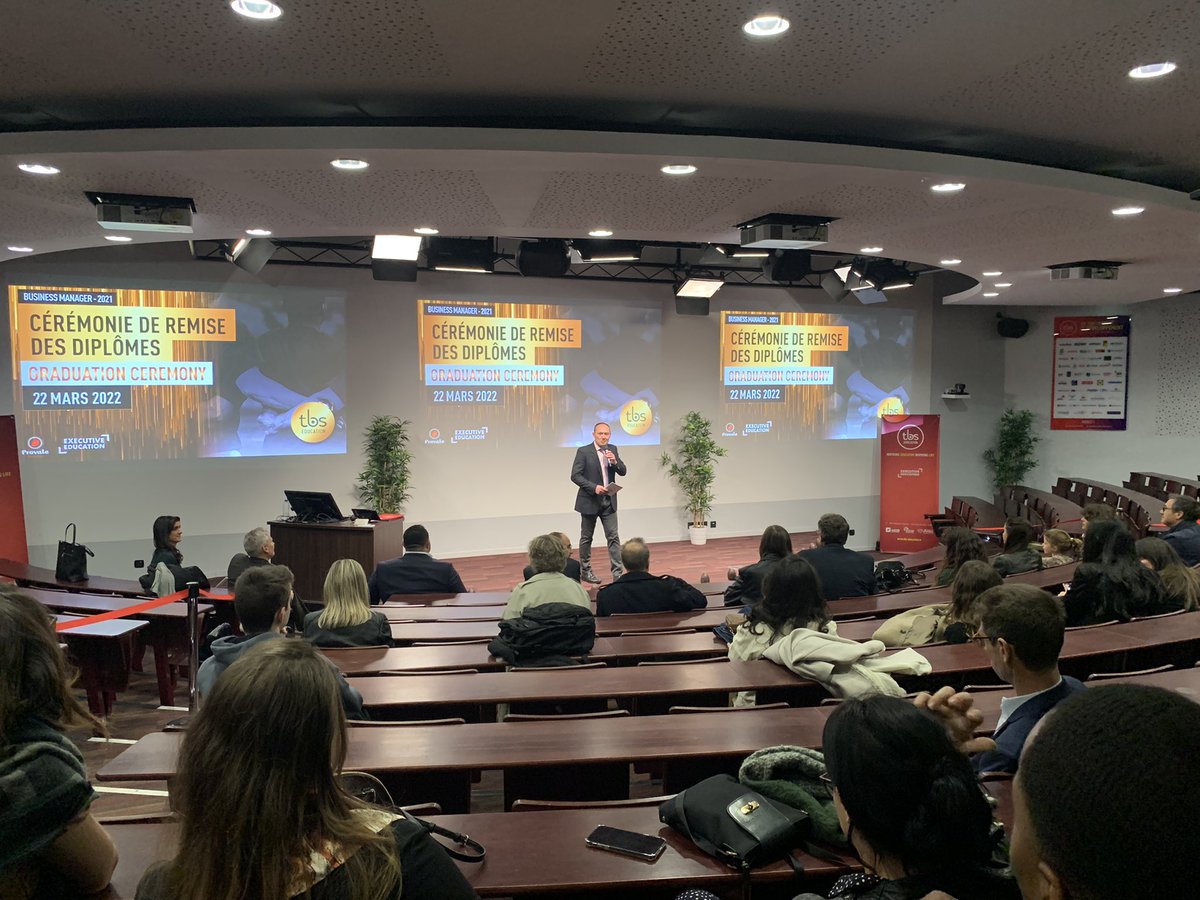 🎓 Quel plaisir de revoir nos sportives et sportifs professionnels ! ✨
 
🏉 Nos étudiants du programme "Business Manager - Sportifs de Haut niveau avec <a href="/ProvaleRugby/">Provale</a>", promo 2021, se retrouvent dans notre école pour leur cérémonie de remise de diplômes #GraduationTBS ! 😉