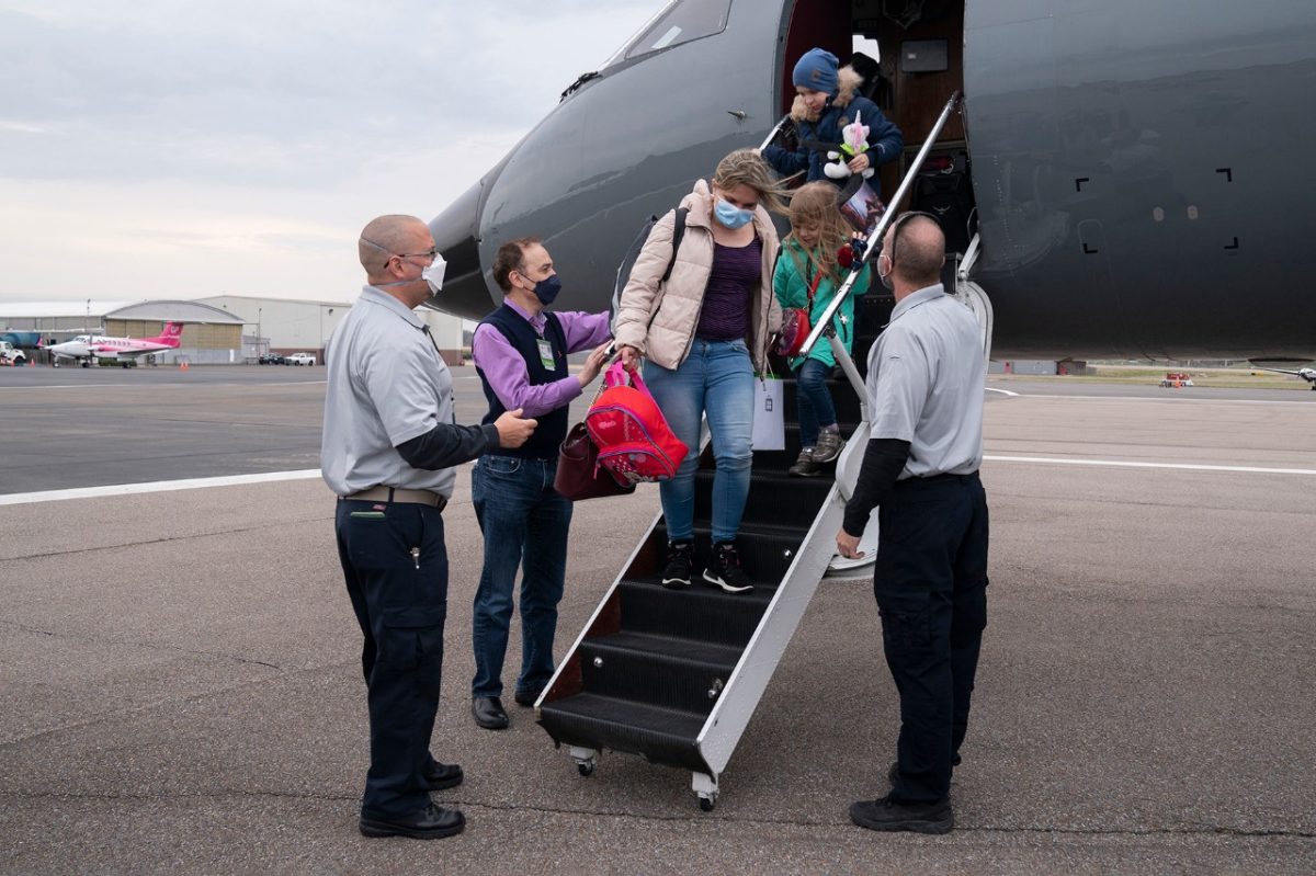 StJude's tweet photo. Late Monday, 4 Ukrainian children arrived at St. Jude Children’s Research Hospital with 10 members of their family &amp; caregivers. They are among more than 600 critically ill children evacuated over the last 4 weeks in a humanitarian effort known as SAFER Ukraine. https://t.co/3f1ywU2Cjv