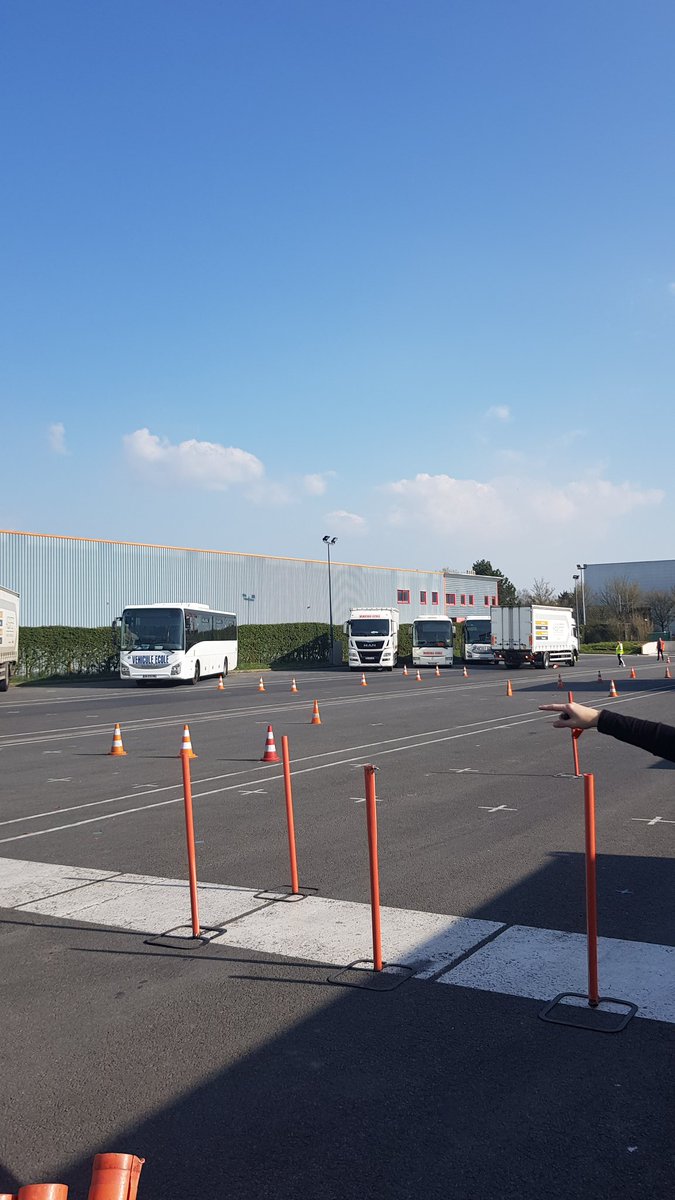 ⏭ #TousMobilises👉 Merci à l'ASSIFEP pour la visite cet après-midi au départ du #PoleEmploi de la Madeleine ✅
4 jeunes en #CEJ ont découvert les formations #logistique #Transport #btp 🔜 prochaine visite en avril🔝<a href="/fablelong/">Fabienne Lelong</a> <a href="/heleneroussel80/">Hélène Roussel 💥</a> <a href="/AssifepF/">ASSIFEP</a>