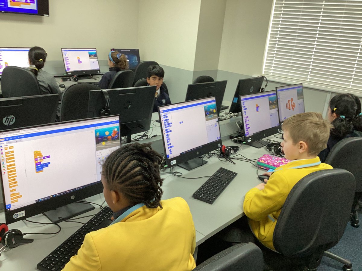 StainesPrepDigi's tweet photo. In #StainesPrepDigitalLearning #StainesPrepYear4 coded some amazing fish tank animations using @scratch, incorporating sound effects and making the fish really 'swim'!
#StainesPrepBeYourBest #StainesPrepPride https://t.co/KIBsBjdVNV