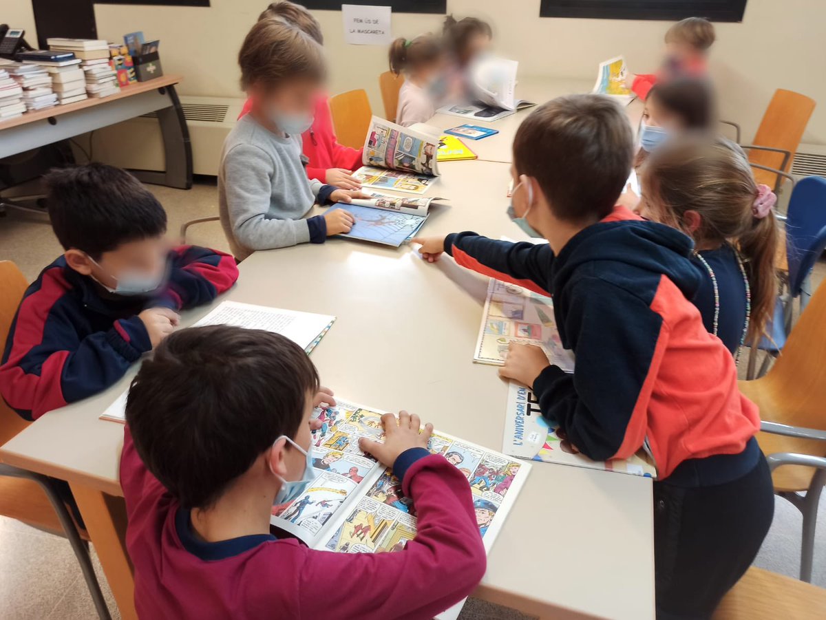 Escola_Agulla's tweet photo. 📅 Divendres passat l’alumnat de #1r #EP va visitar la biblioteca 📚 del Catllar. 

📖 L’Isabel, la bibliotecària, va explicar el funcionament de la biblioteca i un conte.

#ieagulla #aprenentatge https://t.co/ipwzYmK6cU
