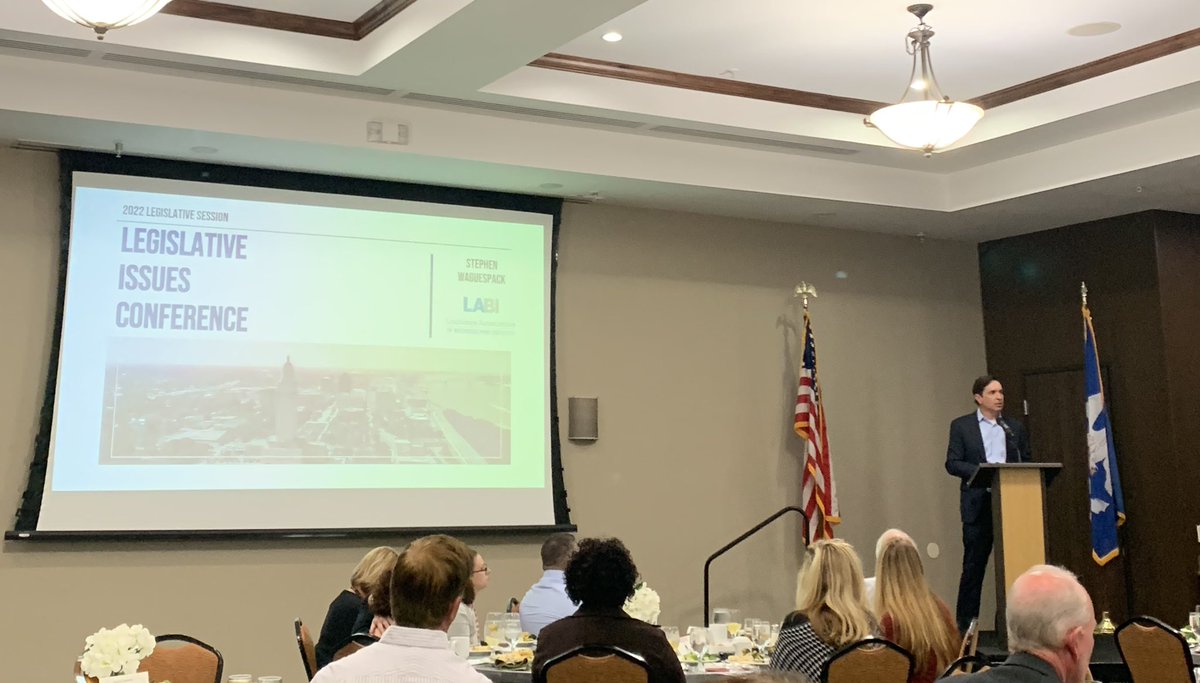 moniquemcrochet's tweet photo. Always a wonderful presentation from @stephenwags @LABI_biz. Thanks for coming to @houmachamber today. We look forward to seeing you @NichollsState soon @CluneJay https://t.co/D5xmgyrGfr