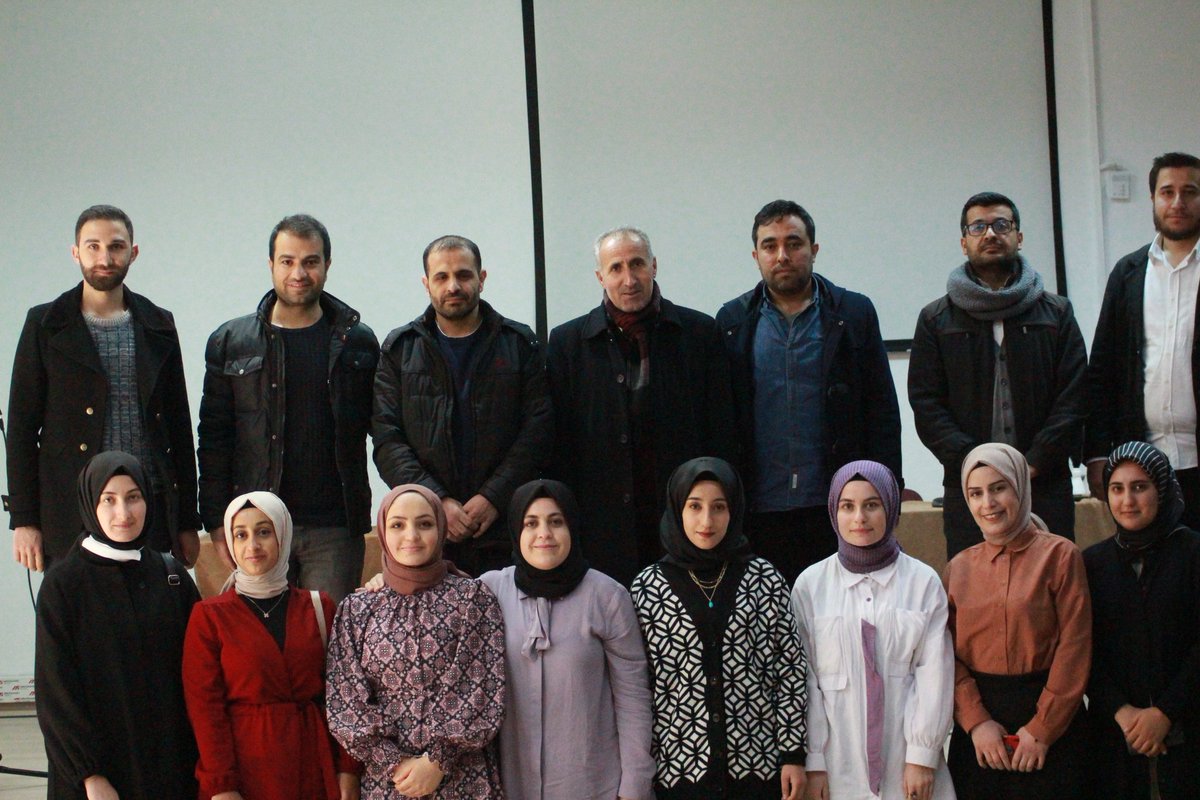 dusmedtop1's tweet photo. Düşünce ve Medeniyet Topluluğu olarak Gürpınar Anadolu Lisesinde "Gençlik ve Kişisel Gelişim" başlıklı sempozyum düzenlendi. Hocalarımıza Dr .Arş.Gör.Ali İnan, Dr.Öğr.Üyesi Doğan Çelik, Dr. Arş.Gör. Faruk Sönmez ve Arş.Gör.Hasan Üzmüş'e teşekkür ederiz. https://t.co/EUnqVydj5G