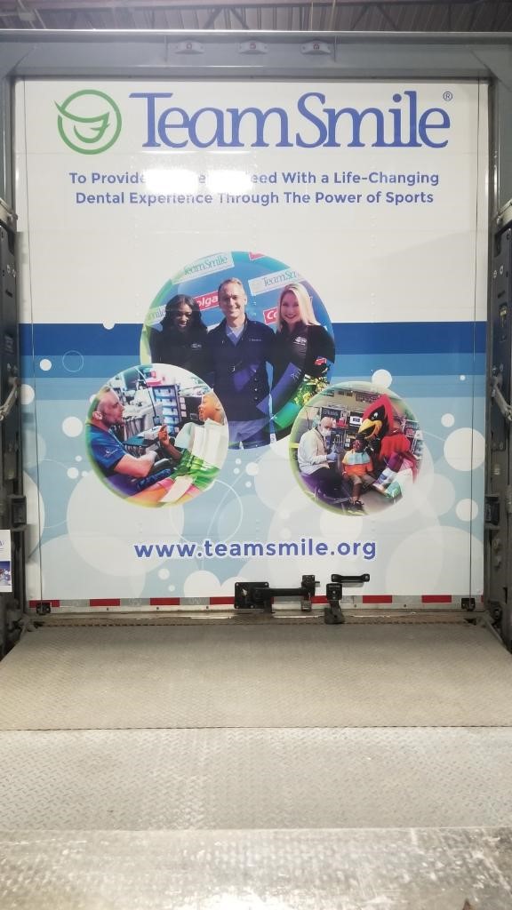 SpeedproShawnee's tweet photo. Finished up the trailer wrap for @teamsmile_n last week. #vehiclegraphics #roi #largeformatprinting #GoldfishMegaBites  ● Call SpeedPro Imaging Shawnee (913) 441-7955 for a free estimate! Completed jobs at: https://t.co/7inGyGPkAf https://t.co/PPhwE3lqd3