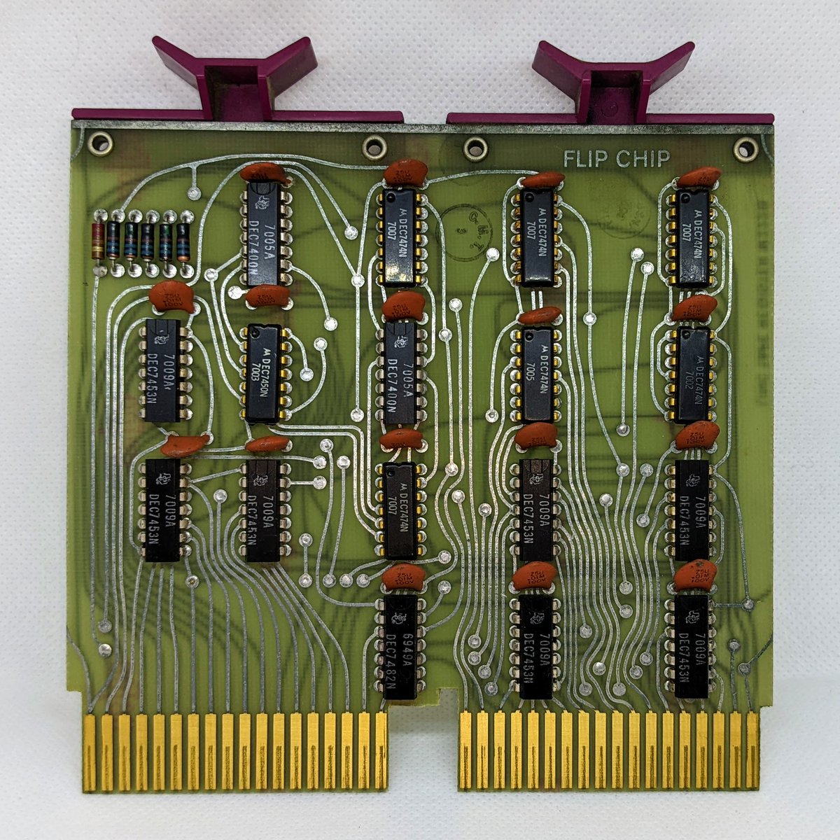 tastytronic's tweet photo. Here's a #DEC M222 flipchip (revision B). It's a slice of the #LINC tape register (the #PDP12 has 6 of these cards). This is a "double-height" card in DEC parlance (i.e., two chips side by side), and, as @Michael26413485 said, they do take a while to test! https://t.co/Paa3XlW1WE https://t.co/3brCCMsOLP