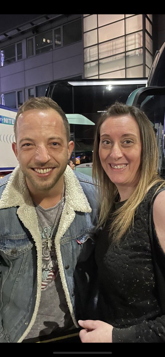 cleggers27's tweet image. When you have been waiting 15 years to actually meet your idol in person! @JamesMorrisonOK one of the nicest blokes I’ve ever met #starstruck #didnotdisappoint