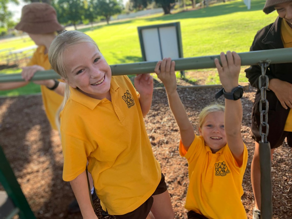 NSWEducation's tweet photo. A mid-week mood booster from our lifelong learners making lifelong friends. 👯

📸: Finley Public School, @OrangeGrovePS &amp; Bateau Bay Public School  

#LoveWhereYouLearn https://t.co/1tvgcGrz0V
