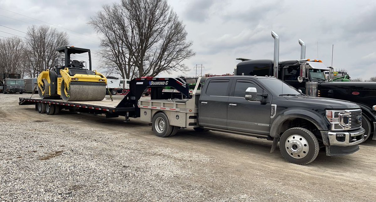 What are you hauling this #TrailerTuesday? 👀 With #MaxRamps, @austinhoward718 was able to load this massive roller on his #FleetneckEngineered trailer effortlessly! 💪 Thanks for the pic, Austin! 📸 #DoWorkLoveStrong #DiamondC #Gooseneck