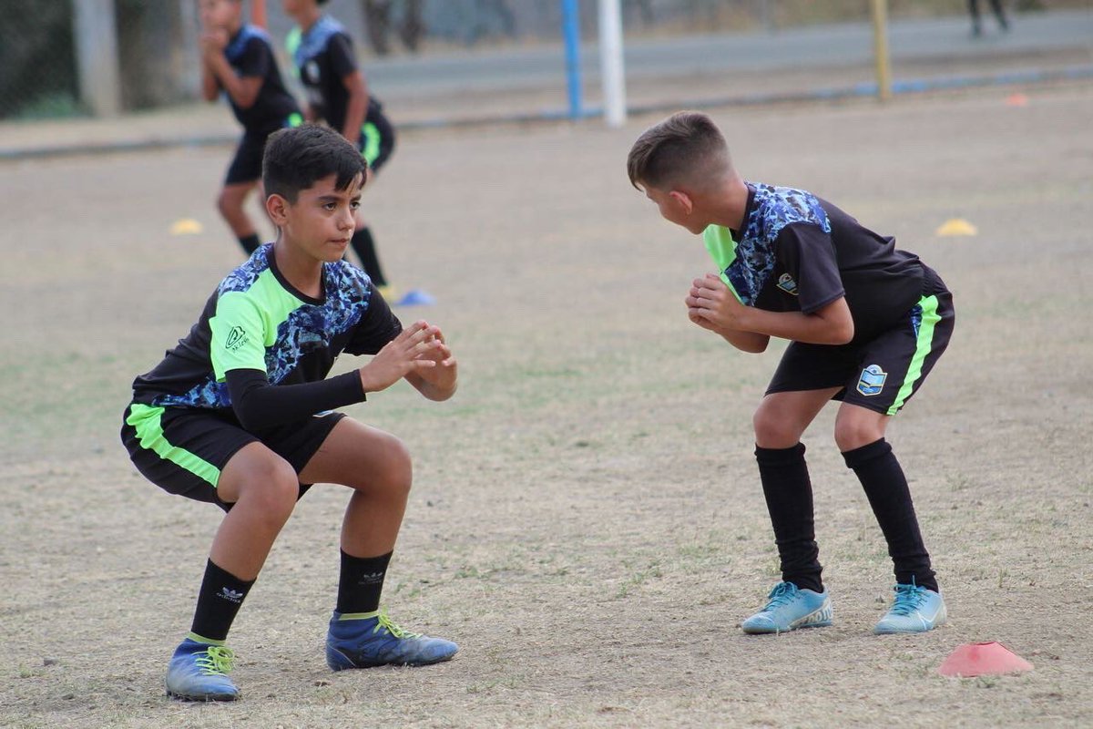 ¡El fútbol se vive más intensamente en #AcademiaMorr! ⚽
Entrenamos, jugamos, nos divertimos y aprendemos de la magia del fútbol. 
¿Quieres ser parte de nuestra familia? 
¡Te estamos esperando! 🙌🏻
#Venezuela #Barquisimeto #Fútbol #FútbolBase #Fútbolnfantil  #InscripcionesAbiertas