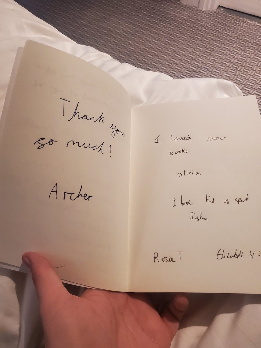 Elle McNicoll ✍🏻📚🩷💜💙 tweet media