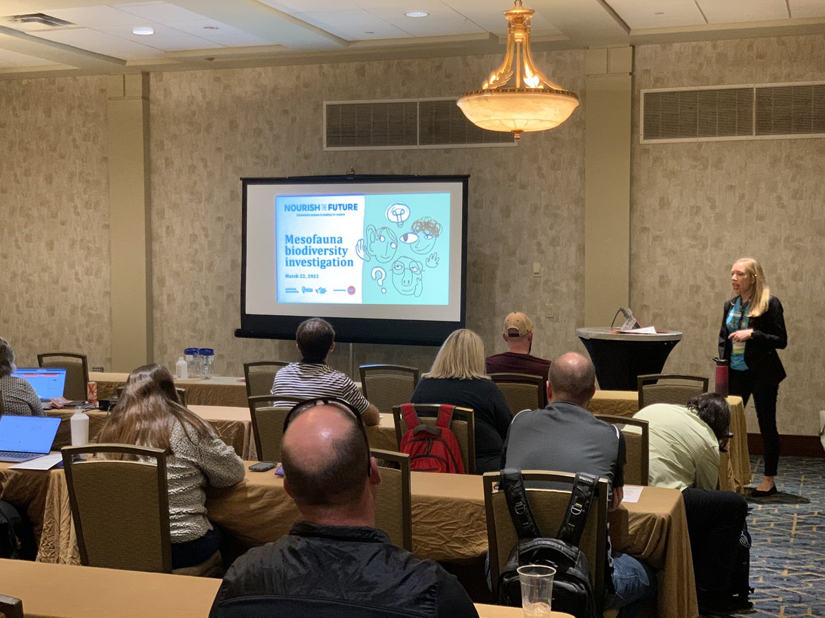 flowerpoweriam's tweet photo. Energetic teacher Lisa Acosta of @Ardmore_School is sharing content from Nourish The Future with AL Ts during #ASTA22STEM  @astascience #Biotechnology https://t.co/uZk2YCCjXA