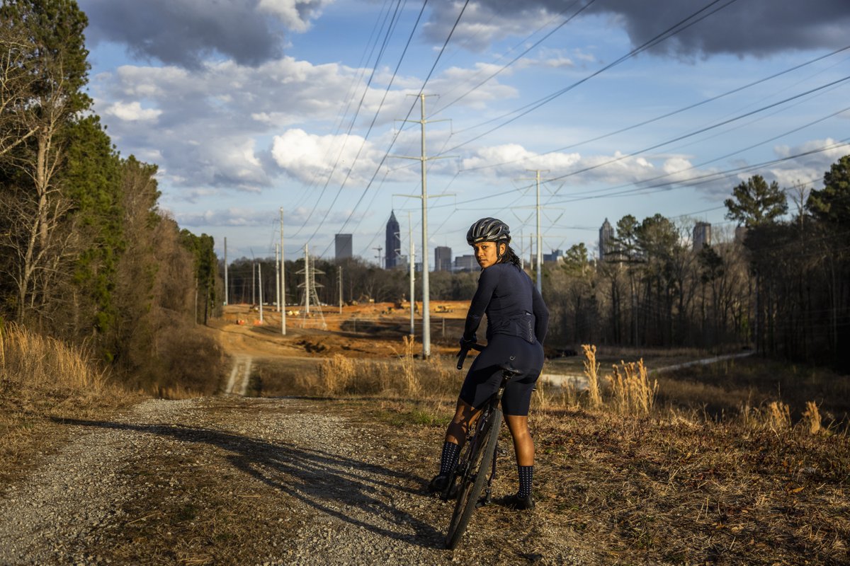 SRAMroad's tweet image. "It’s incredibly powerful and important for beginners, experts and everyone in between to have space to learn and have access to one another in a way that is safe and free of judgment." @dev_rox is on a mission to #BreakTheBias in her community. Learn how: bit.ly/3JwSsj1